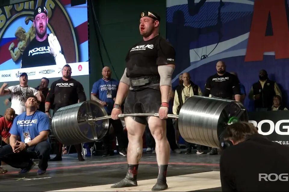 Присед 300 кг. Поднял 300 кг. Поднял 300 кг. Эдди холл 500 кг тяга. Пол андерсон тяжелоатлет вес.