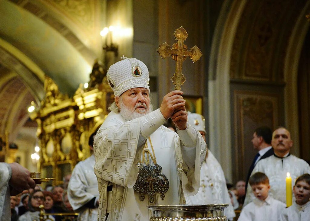 святая вода в церкви когда можно.