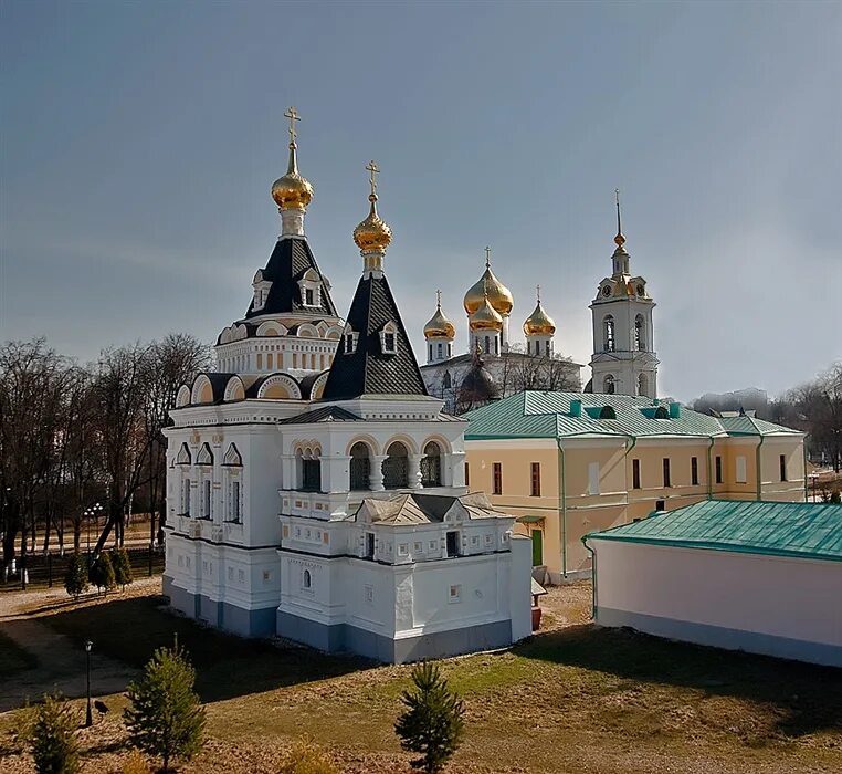 Дмитровский Кремль (музей-заповедник). Дмитриевский Кремль Дмитров. Дмитров музей заповедник Елизаветинская Церковь. Дмитров вал. Россия московская область дмитров