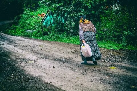 Женщина пошла на свою