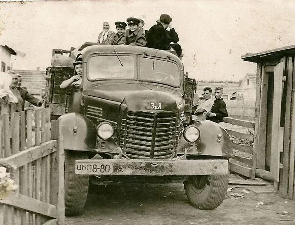 Песня машина зис груженая. Песня машина зис груженая. Автобус зис-6 люкс. Машина зис груженая бензином. Бензовоз на базе зис 5.