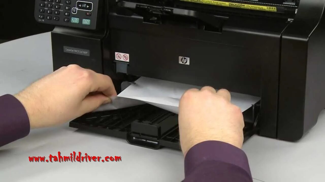 M1132 как сканировать. Hp laserjet professional m1132 mfp бумага замята. держатель бумаги на принтер hp m1132. держатель бумаги у принтера laserjet m1132. держатель бумаги для принтера hp.