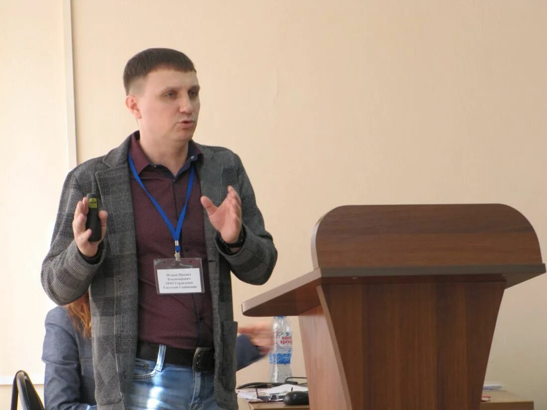 Новости новокузнецка самые свежие. Блошиный рынок новокузнецк. Омбудсмен полиции. Пожар в новокузнецке. Школы в сибири.
