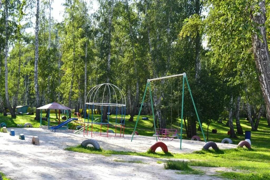 База южный берег шеломенцево. Южный берег база отдыха еткуль. Озеро песчаное шеломенцево. База южный берег шеломенцево. База южный берег шеломенцево.