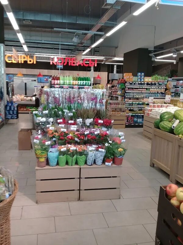 Евроспар йошкар-ола. Большой спар йошкар ола. Шоппер евроспар. Магазин спар йошкар-ола. Ларек с цветами йошкар-ола спар.