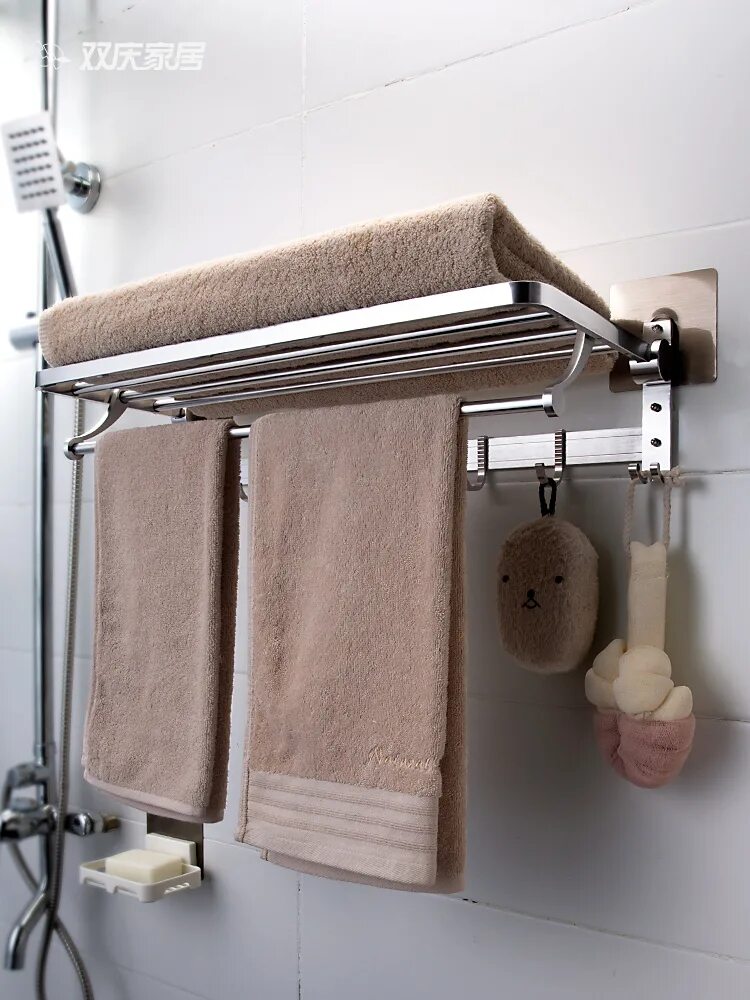 Как повесить полотенца в ванне. Полка для полотенец. Вешалка в ванную. Полка для полотенец откидная. Полка для полотенец в ванной.