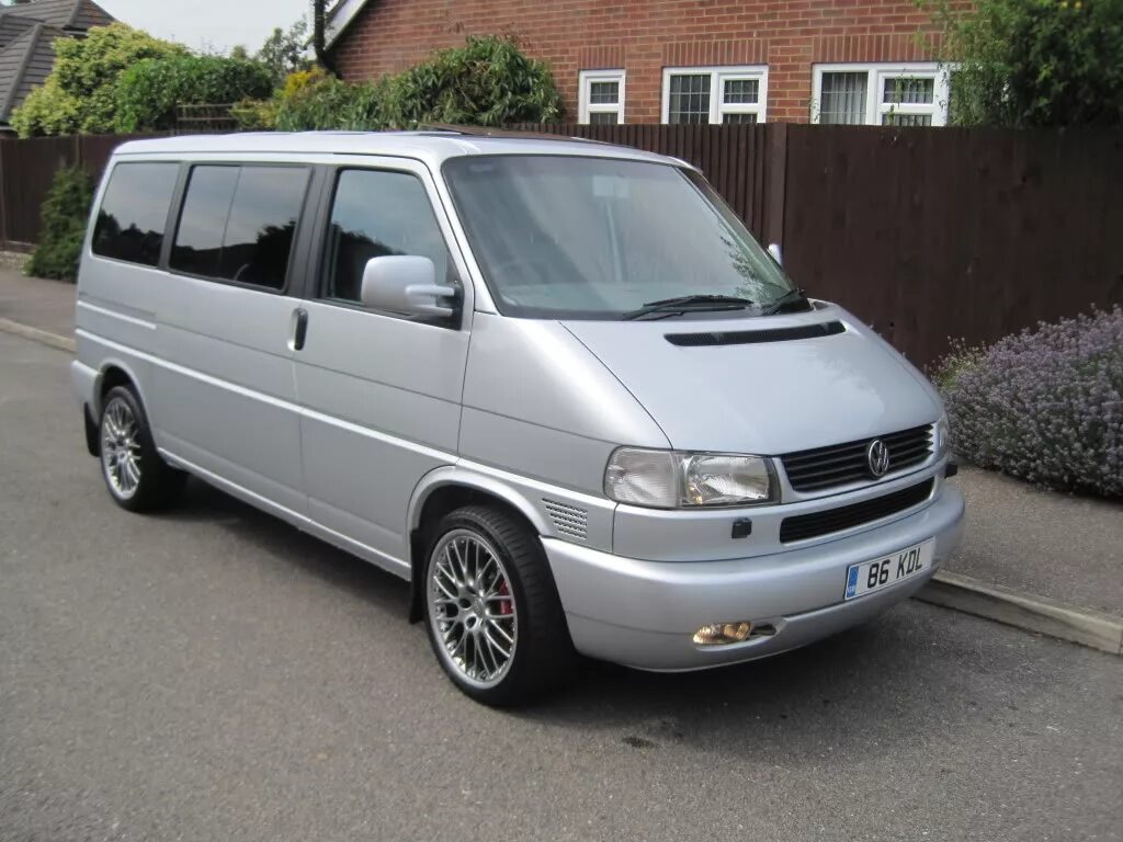 Т4 мультиван. Volkswagen t4 1998. Фольксваген Мультивен т4. Volkswagen Multivan t4 белый. VW t4 Multivan 1992.