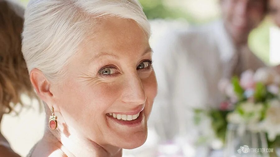 Шэрон стоун сейчас. Обычная женщина 60 лет. Шэрон стоун 2022. Ошибки в 60 лет. Шэрон стоун.