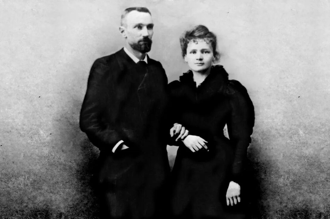 Мария склодовская-кюри с мужем. Беккерель кюри склодовская кюри. Анри беккерель, пьер и мария кюри. Беккерель кюри склодовская кюри. Кюри в беккерели.