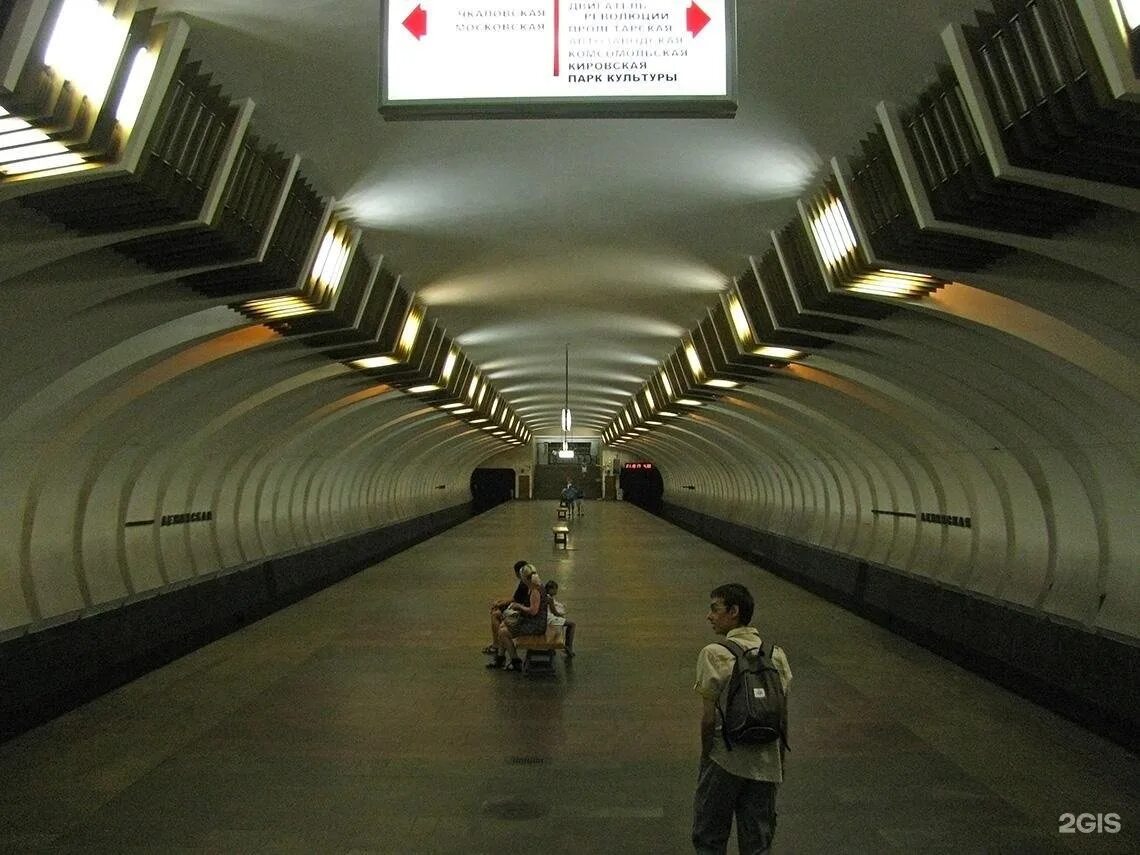 Метро буревестник нижний. Станция Ленинская Нижегородский метрополитен. Нижегородский метрополитен станция Буревестник. Станция метро Буревестник Нижний Новгород. Ленинская (станция метро, Нижний Новгород).