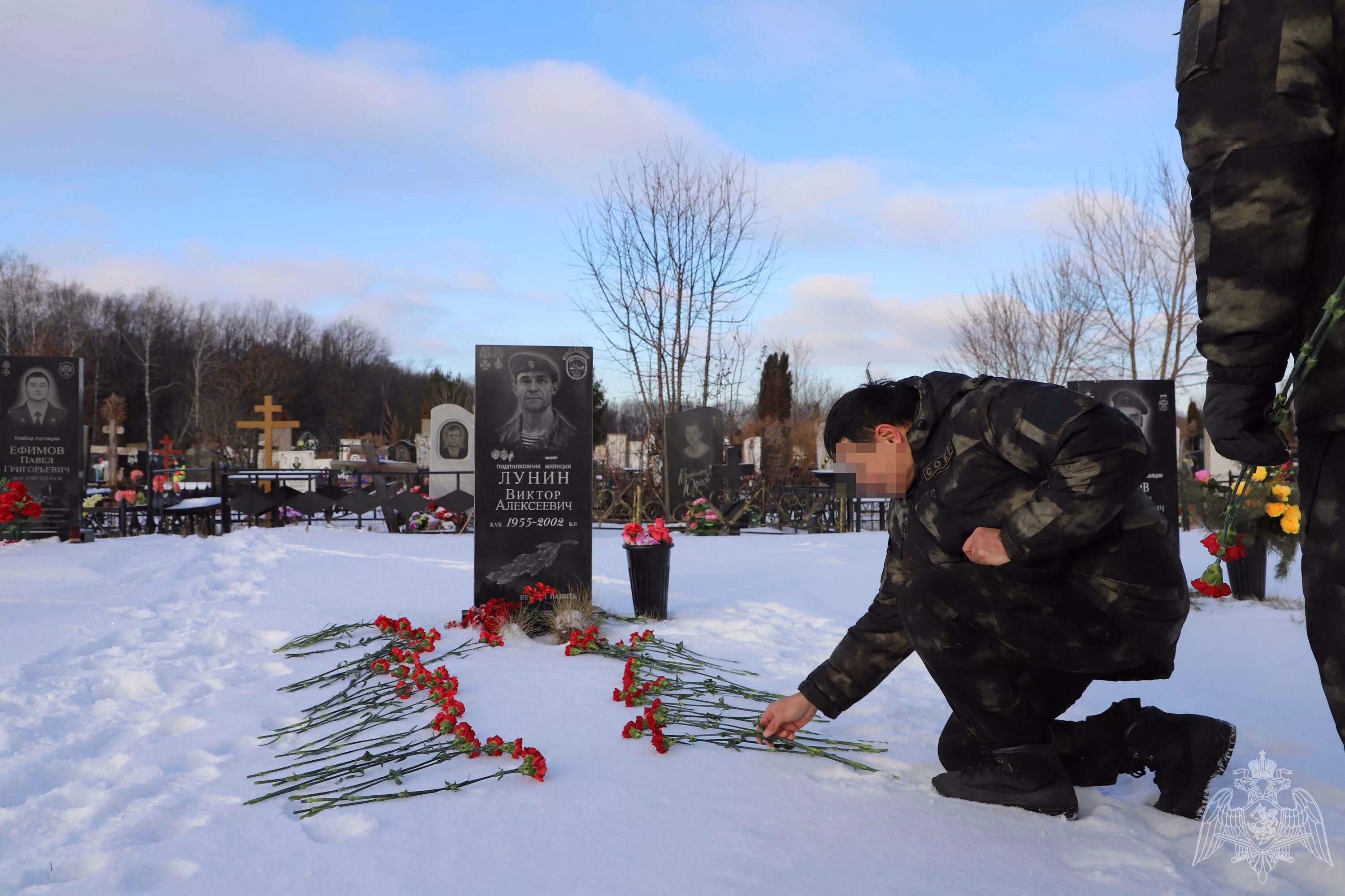 Новогражданское кладбище Рязань. Могилы могилы погибших в Чечне. Новогражданское кладбище Рязань аллея героев. Аллея героев Рязань кладбище Новогражданское кладбище.