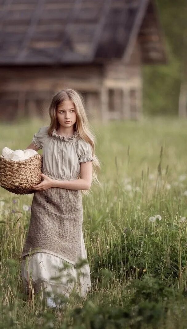 Девочка жили в деревне. Сельские девочки. Портрет в деревенском стиле. Девочка в деревне. Фотосессия в деревенском стиле.
