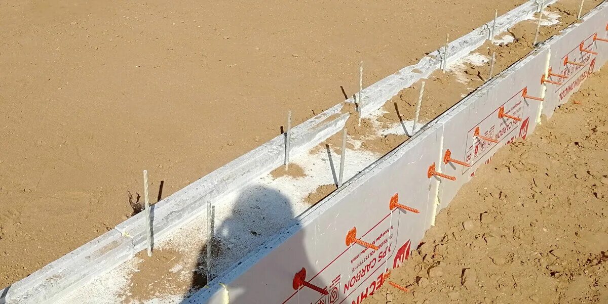 Пенополистирол 50 мм опалубка. Несъемная опалубка пеноплекс. Опалубка из пеноплекса. Несъемная опалубка пеноплекс. Несъемная опалубка эппс.