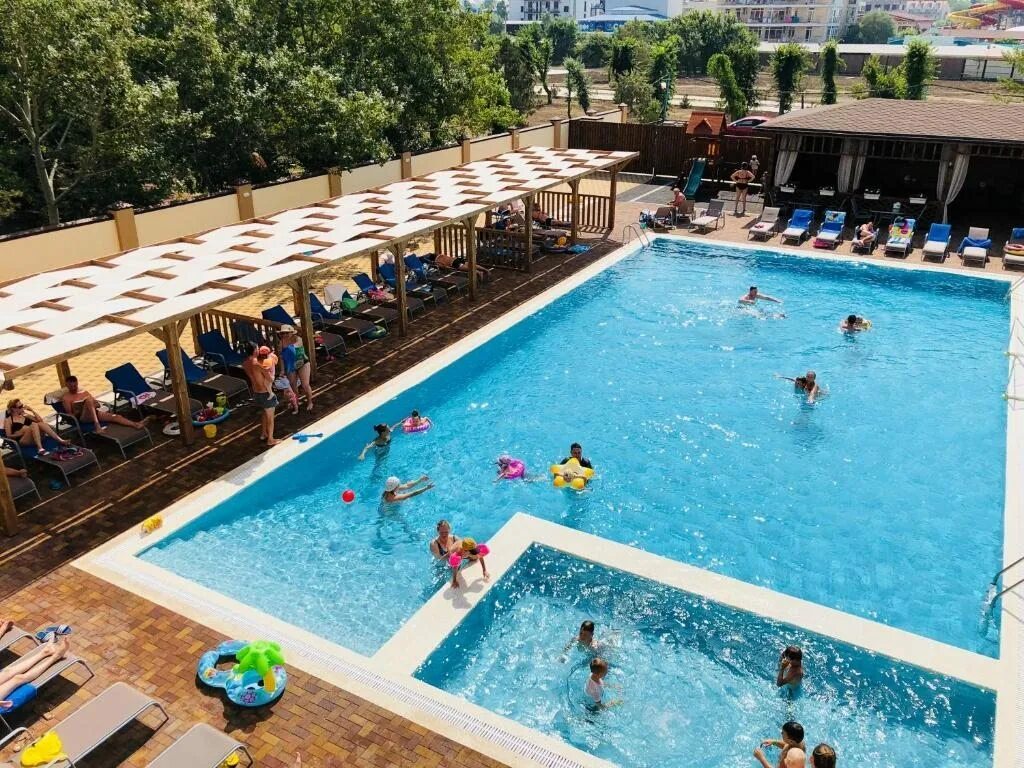 Отель в анапе family pride inn 3*. Прайд инн витязево. Прайд ин. Прайд ин. Отель фэмили прайд ин витязево.