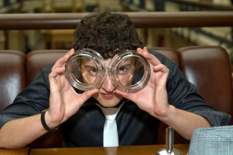 30 глава ботаник. богатый ботаник. мужчина ботаник в очках. очкастый парень. 30 глава ботаник.