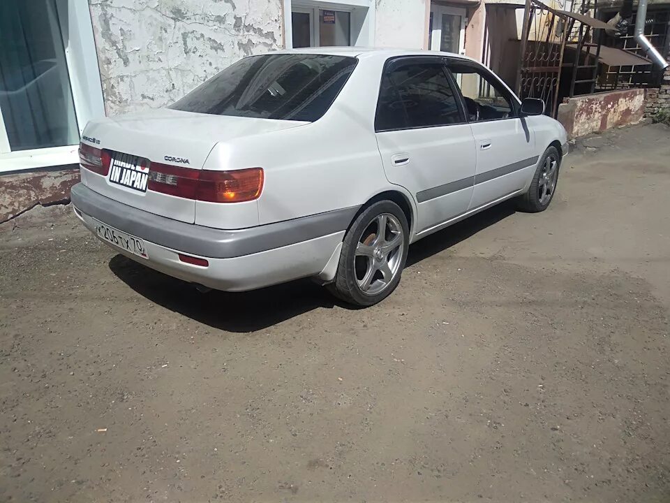 8. Корона премио 1999. Корона премио 1998. Корона премио 1. Toyota corona 1.