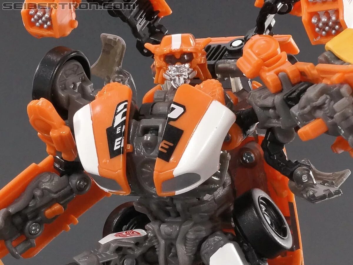 Battle track. Track battle roadbuster.