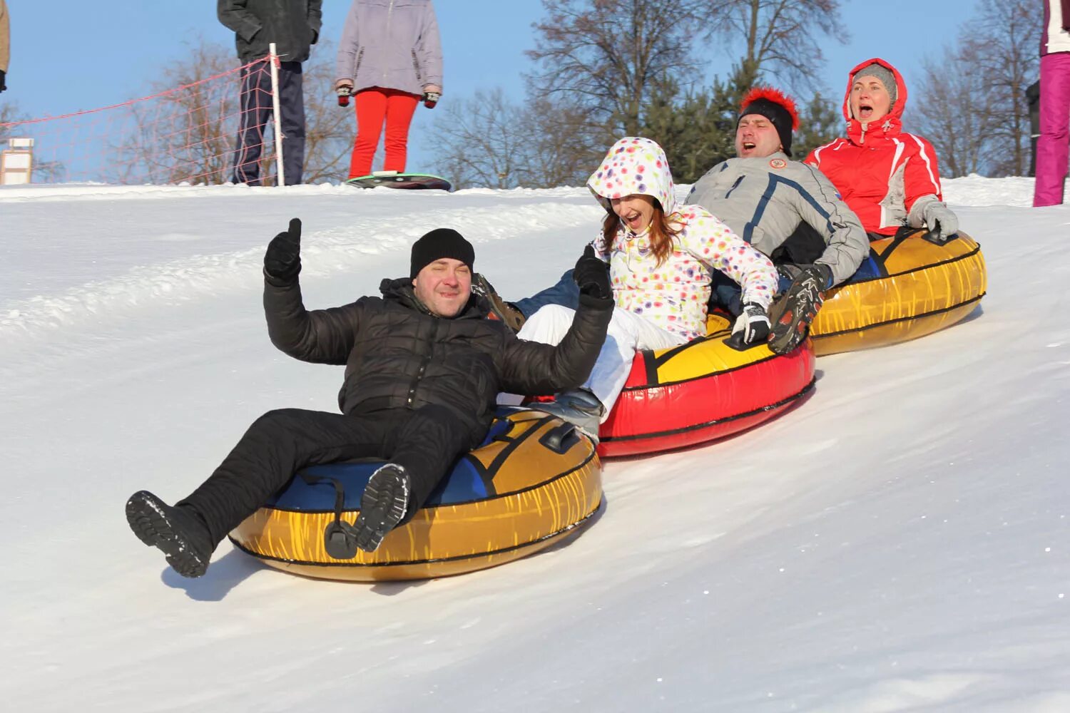 ватрушка для катания. горки с тюбингами лаго-наки. ватрушка для катания. тюбинг кататься. охта парк тюбинг.