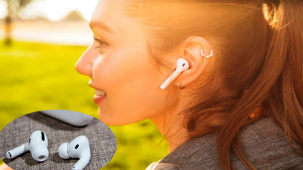 Наушники. Девушка с наушниками AIRPODS. Красивые беспроводные наушники. Наушник в ухе.