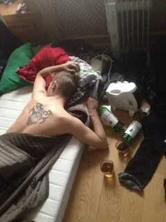 Бухую в общаге