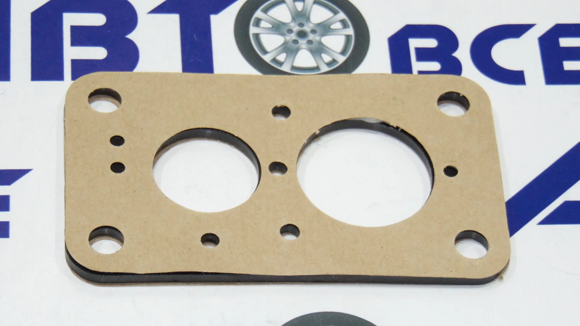 Прокладка под карбюратор 2107. Прокладка карбюратора ваз 2107 текстолитовая. Прокладка карбюратора 2107 средняя. Прокладка карбюратора 2108 нижняя. Прокладка карбюратора 2105 текстолит.