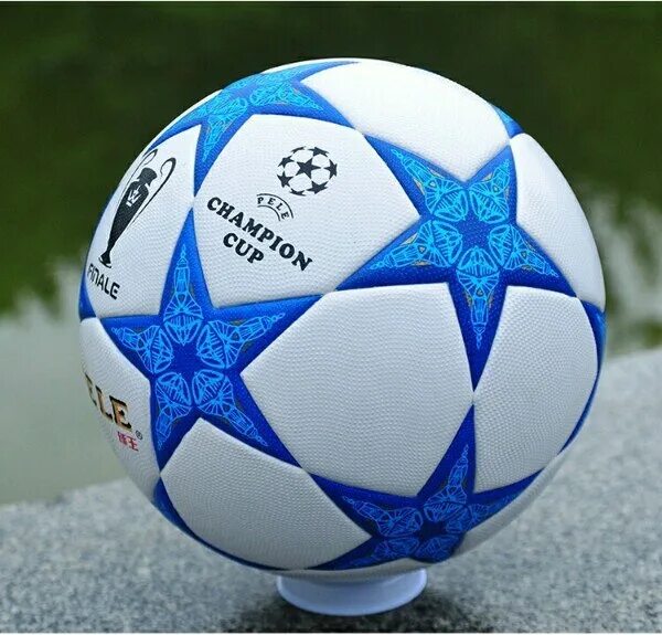 Мастер святого мяча. Мяч. Мяч "футбол". Футболнри мяч. Современный футбольный мяч.