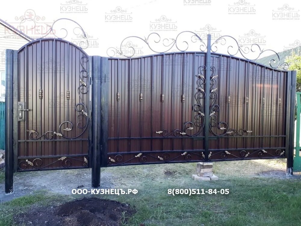 Продается калитка. Kovka 05 даг ковка. М. Ворота в баксане. Ворота зеленого цвета.