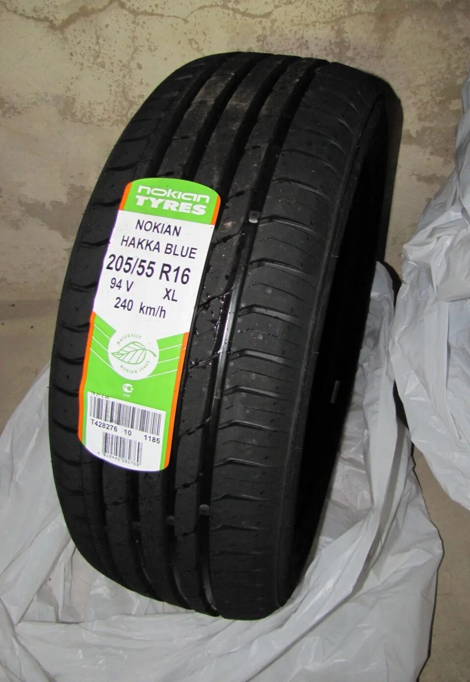 Nokian r16 лето. Hakka Blue 3 205/55 r16. Nokian Tyres Hakka Blue 2 205/55 r16. Nokian Hakka Blue 3 205/60 r16. Шина Nokian Tyres Hakka Blue 3 205/55 r16 94v.