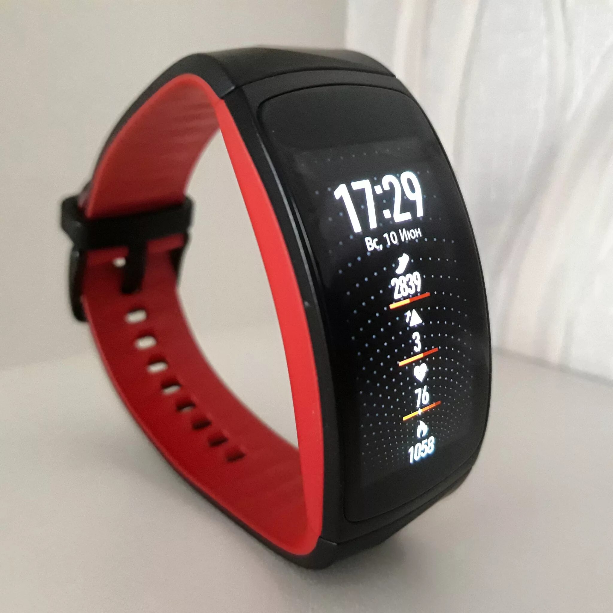 Fit 2 sport. Samsung Gear fit2 Pro. Браслет Samsung Gear fit2. Браслет самсунг Gear Fit 2. Фитнес-браслет Samsung Gear Fit 2 Pro.