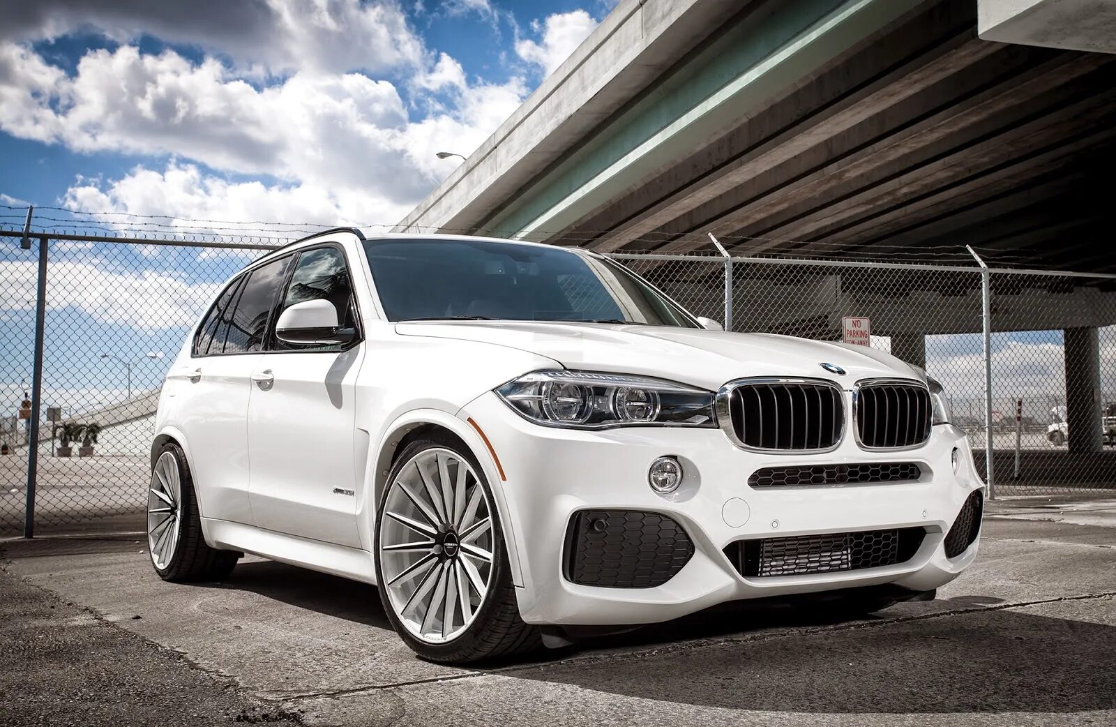 БМВ х5 ф15. BMW x5 f15. BMW x5 Tuning белый. X5 f15 Alpina.