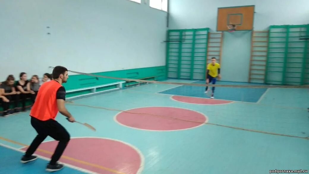 Школа 20 учитель физкультуры. Мбоу сош 20 станица подгорная. Школа 20 учитель физкультуры. Спортзал волейбол школа. Лебедев роман романович учитель физкультуры.