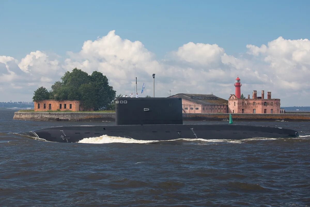 Кронштадт подводная лодка режим работы. Подводная лодка в Кронштадте. Подводные лодки в Кронштадте. ДПЛ Кронштадт. 25 Бригада подводных лодок Кронштадт.
