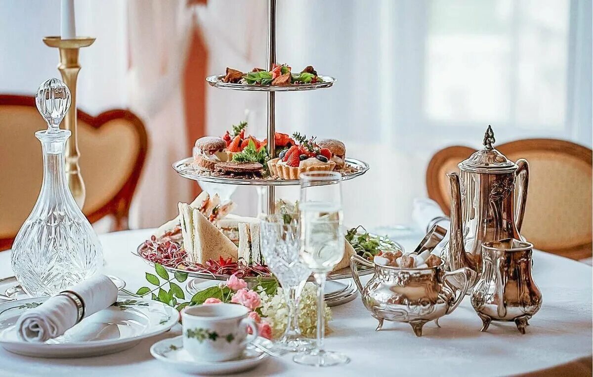 Чаепитие в англии файф о клок. Чаепитие в англии презентация. Традиция пить чай в англии. Чай five o'clock. Five clock of tea.