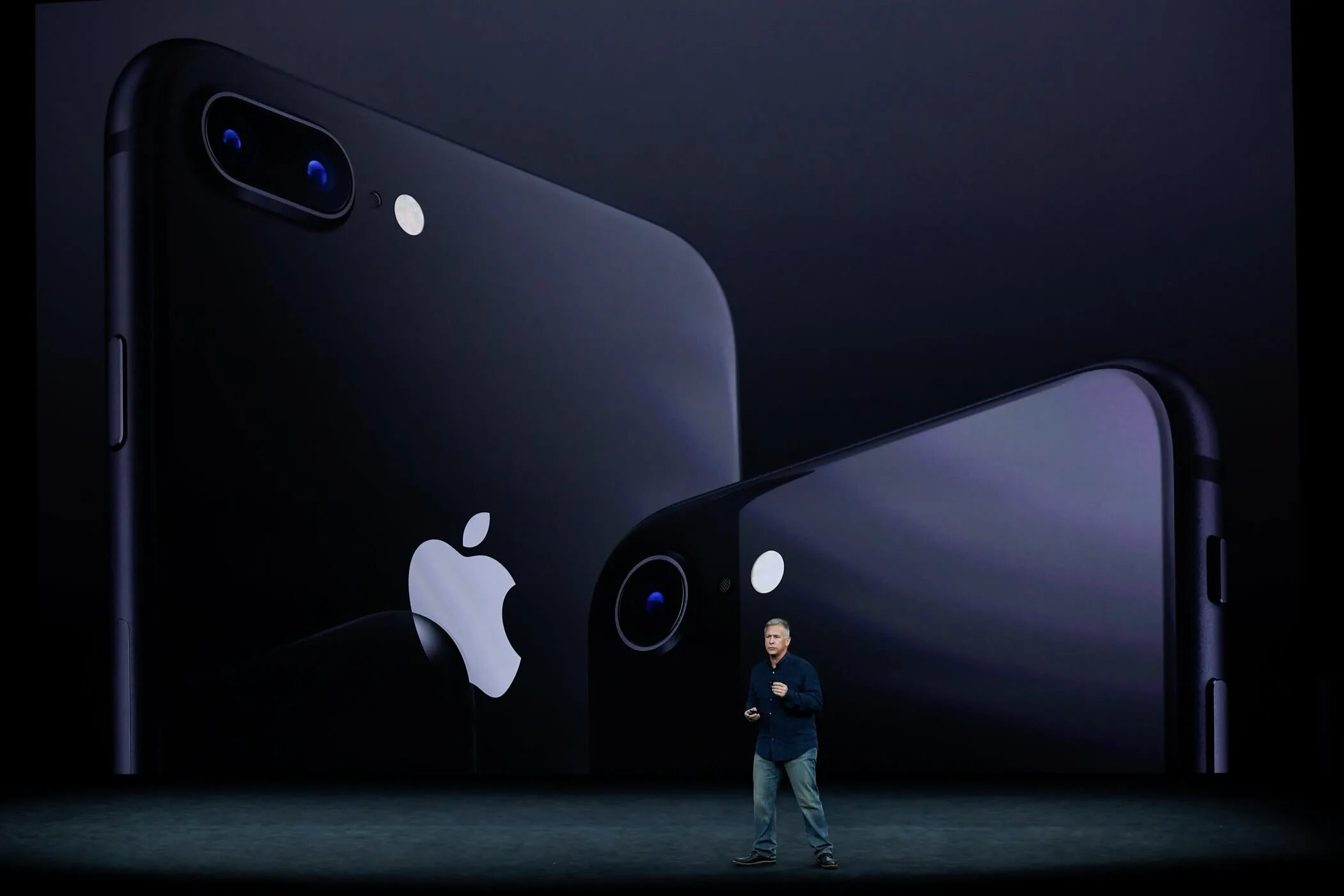 Apple iphone google. Айфон 8. iphone x презентация. реклама айфона 8 плюс. корпорация айфон.
