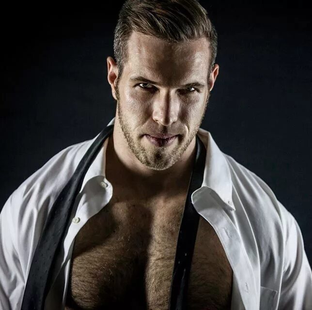 Alex mecum. Алекс mecum. alex mecum актер. alex mecum porto. алекс мекум с бородой.