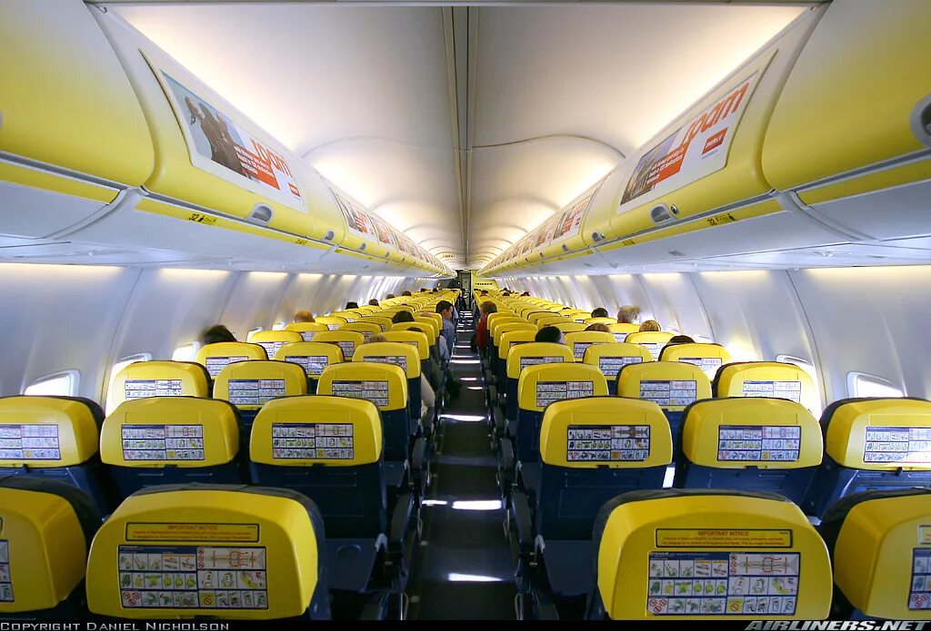 Ряды сидений в самолете. Ryanair салон 737. ryanair салон. номера мест в самолете. номера сидений в самолете.