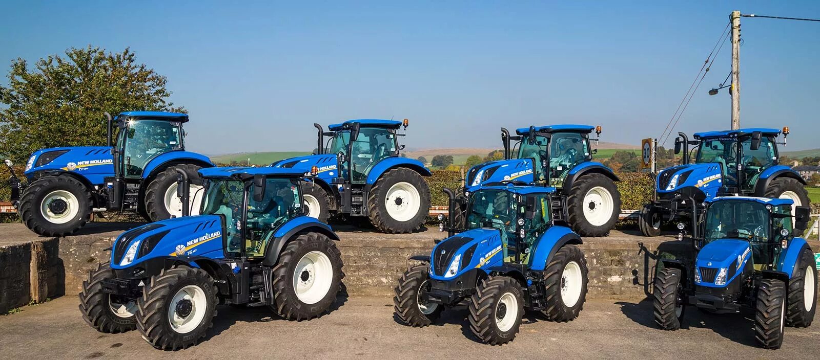 New holland масла. Трактор New Holland. Трактор ho lend 750. Трактор New Holland 7840. Трактор фрезой New Holland.