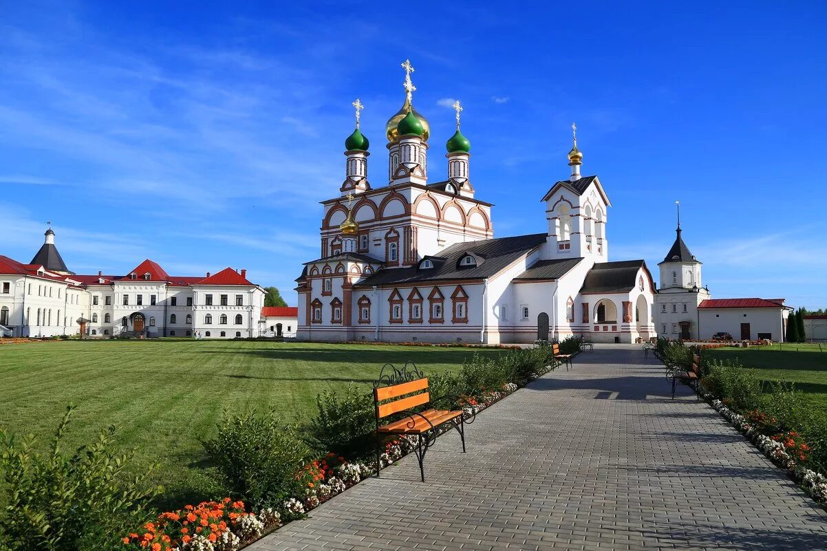 Свято-Троицкий Варницкий монастырь. Троицко Сергиевский Варницкий монастырь. Варницкий монастырь Ростов Великий. Ростов монастырь Сергия Радонежского.