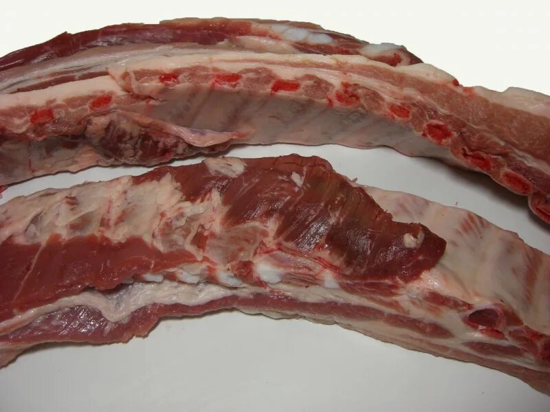 Ребра свиные запеченные в духовке. Ребро свиное с корейки. Сколько время свиные ребра. Свинина ребра. Сколько время свиные ребра.