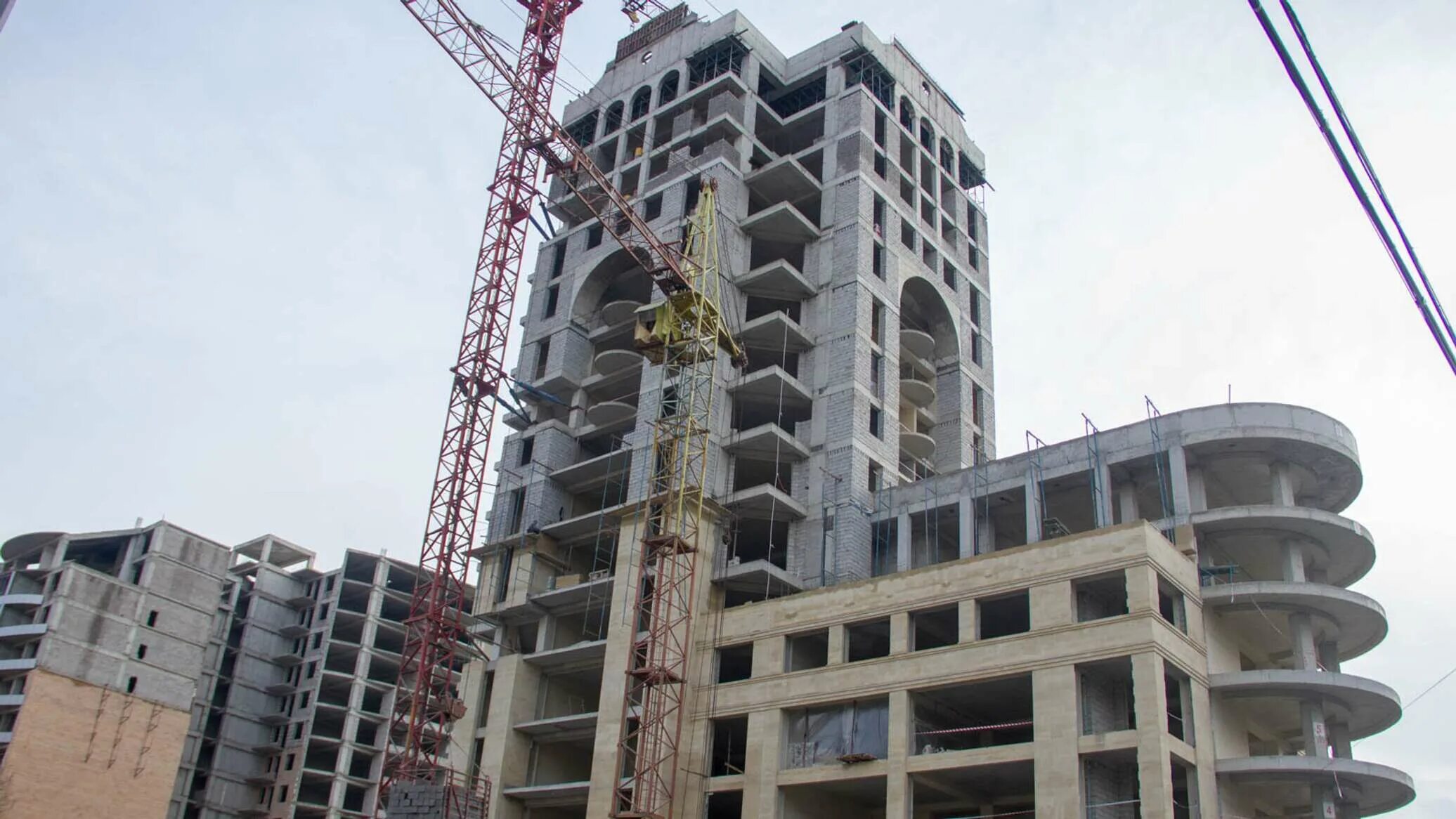 Аван тауэрс ереван. Армения стройки. Армения новые стройки. Караван сарай орбелянов армения. Скк ереван.