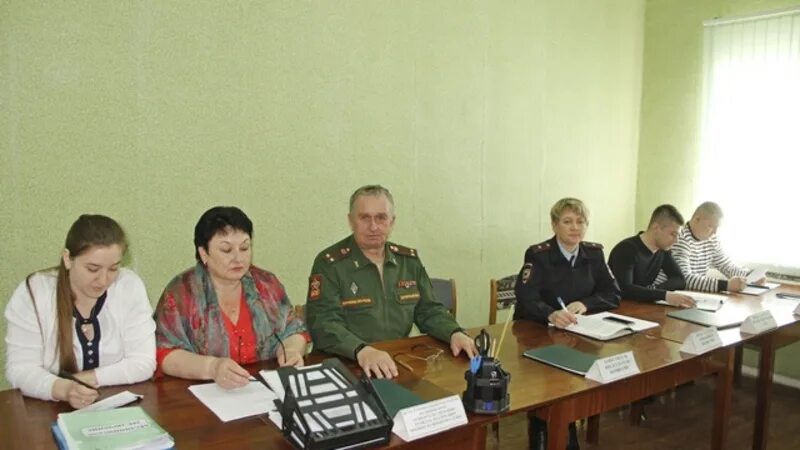 Работник военкомата. Миллеровский военкомат. Персонал военкомата. Военком Пестречинского района. Брюховецкий военкомат