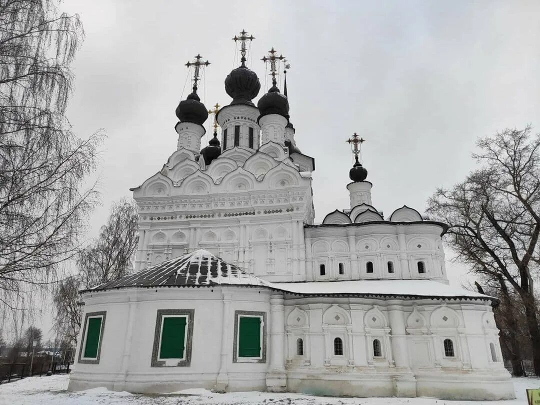 Сайты погода великий устюг. Великий Устюг. Церковь Богоявления Великий Устюг. Туристы в Великом Устюге. Церковь Владимира чуковскававеликомустюге.