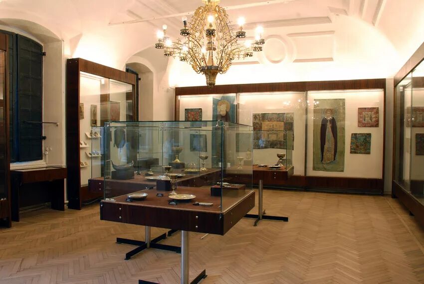 Ризница троице-сергиевой лавры музей. Сергиев посад музей историко-художественный музей. Сергиево-посадский музей-заповедник. Сокровища ризницы троице-сергиевой лавры. Ризница троице-сергиевой лавры, сергиев посад.