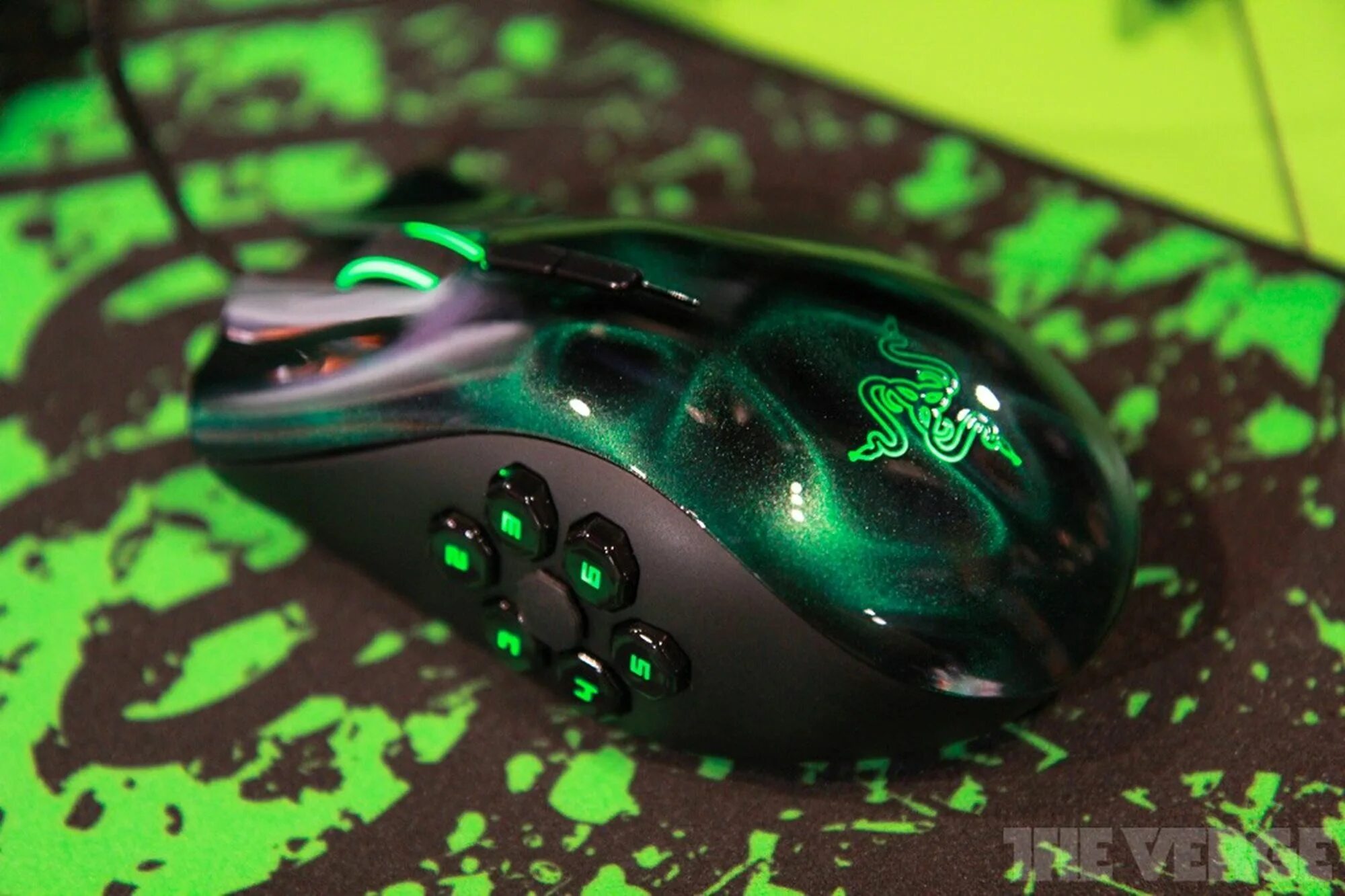 Рейзер игровая машина. Мышка razer deathadder. Razer synapse мышь. Рейзер дезаддер элит. Мышь razer deathadder chroma.
