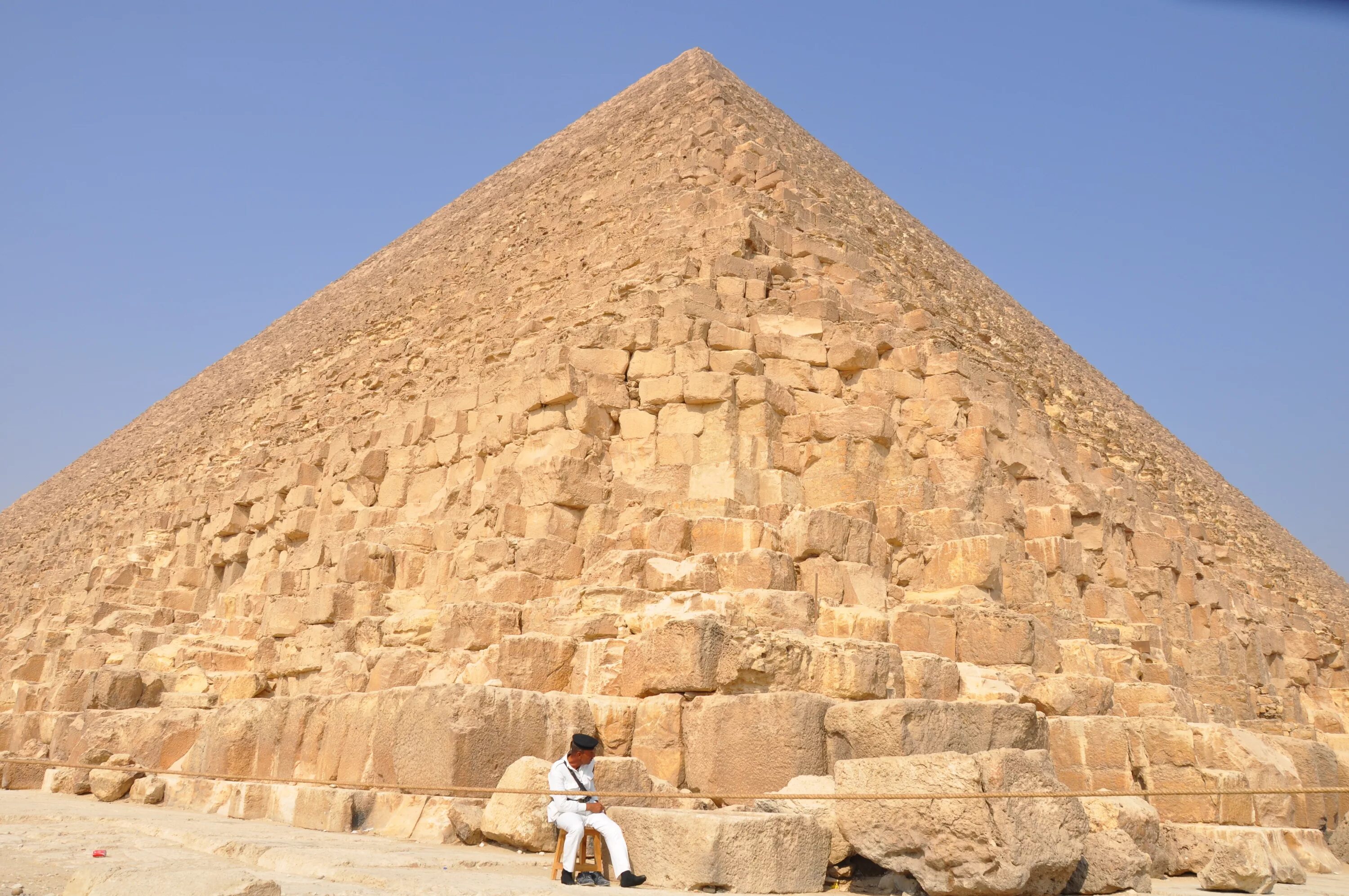 Кроме пирамид храмов