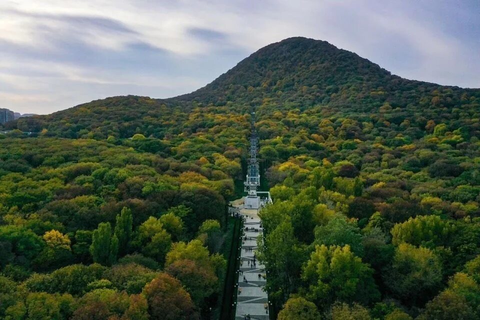 Терренкур Железноводск. Курортный парк Железноводск терренкур. Гора железная в Железноводске терренкур. Кавказские Минеральные воды город Железноводск.