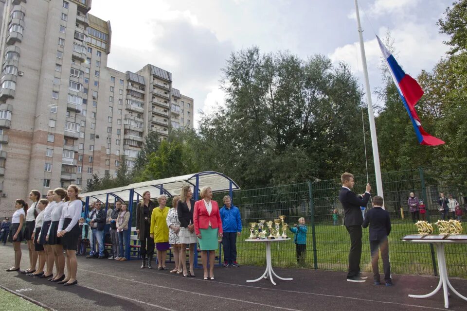 622 школа санкт. 622 Гимназия Выборгского района сайт. ГБОУ СОШ 622 Выборгского района Санкт-Петербурга. ГБОУ гимназия 622 стадион. Гимназия 622 Выборгского района спортивный зал.