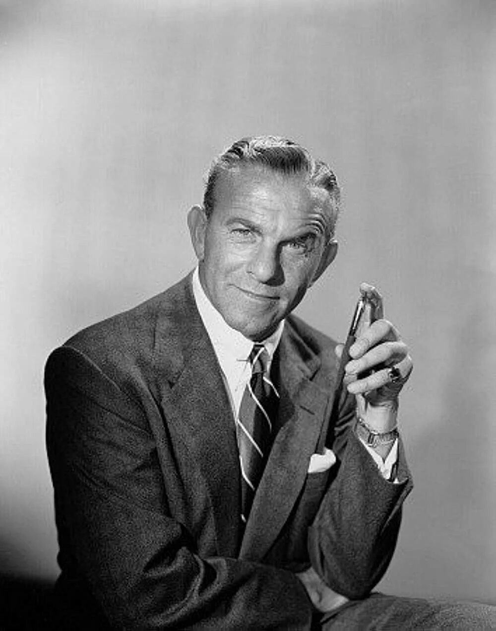 Жорж элгози. Джордж бернс. Жорж элгози фото. Жорж элгози. Джордж бёрнс сигары.