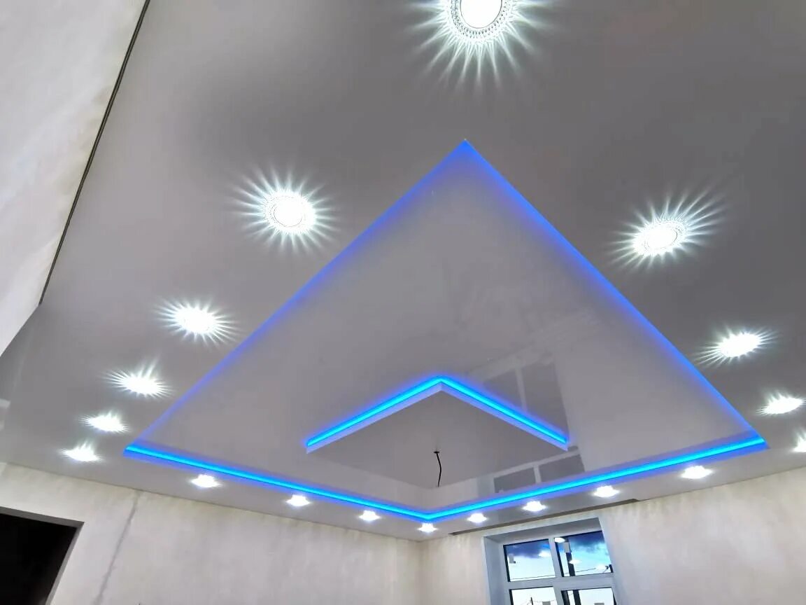 Потолки вологда. Натяжные потолки вологда. Сатиновый натяжной потолок с подсветкой. Потолки вологда. Вологодские потолки.