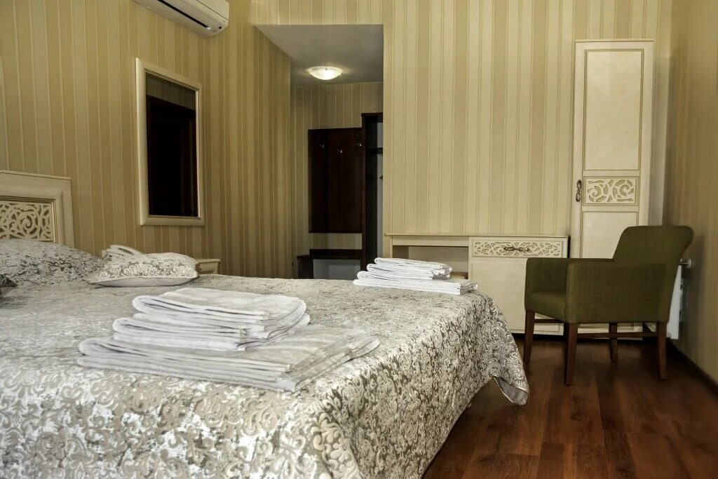 сутки трое симферополь. сутки трое симферополь. начальник бсу москва вакансии. симферополь гостиница аэрофлотская. империал тур симферополь.